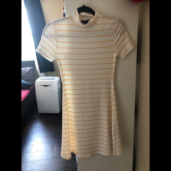 Forever 22 T-shirt Dress - Picture 2 of 4